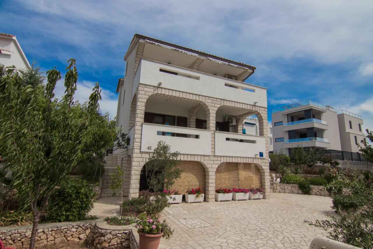 Albert Apartaments Krk Krk Town Bagian luar foto
